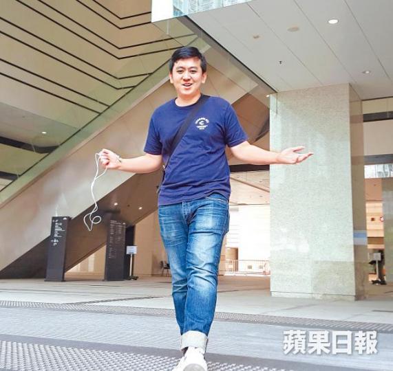 被告莊洋洋離庭時還未知自己成追訪對象,反問傳媒「係唔係認錯人」。伍嘉豪攝 被告莊洋洋離庭時還未知自己成追訪對象,反問傳媒「係唔係認錯人」。伍嘉豪攝