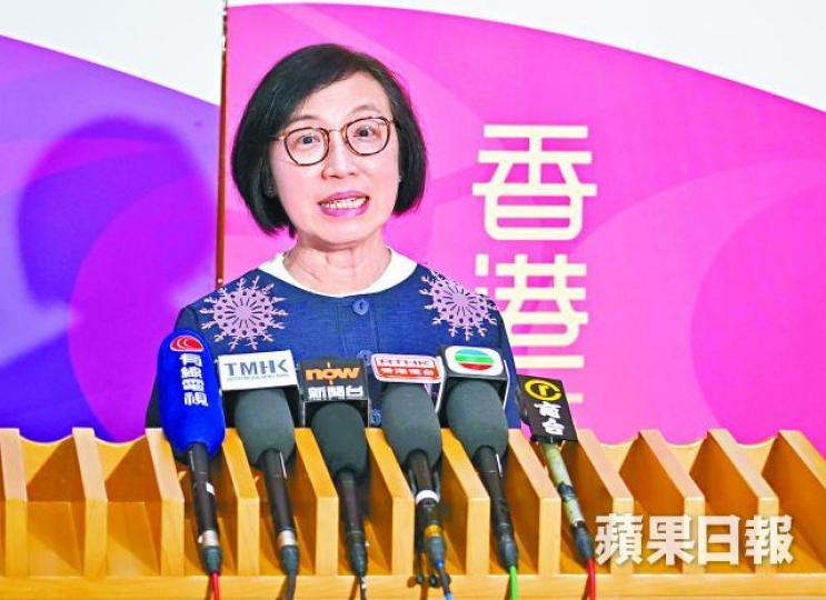 陳肇始昨稱醫學會提出的方案對政府而言並不吸引。前線醫生團體成員昨晚與食衞局開會,馬仲儀(右)稱雙方仍有分歧。 陳肇始昨稱醫學會提出的方案對政府而言並不吸引。前線醫生團體成員昨晚與食衞局開會,馬仲儀(右)稱雙方仍有分歧。