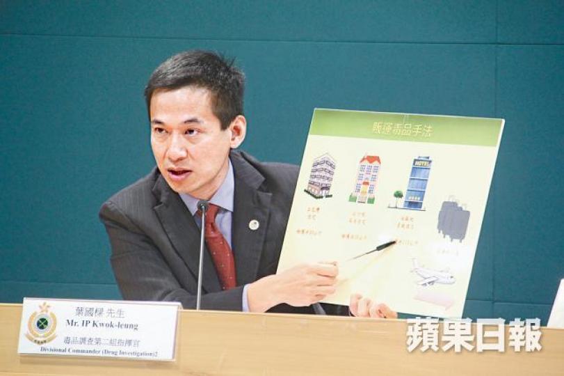海關指毒販拖名牌行李篋扮成高端旅客,以減低調查人員戒心。 海關指毒販拖名牌行李篋扮成高端旅客,以減低調查人員戒心。