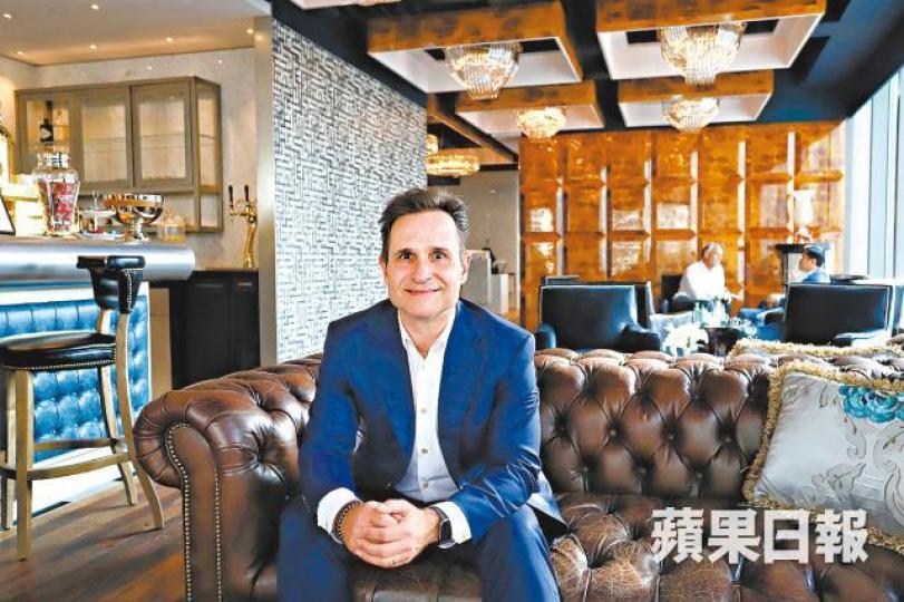 TEC創辦人兼行政總裁Paul Salnikow指公司是亞洲第三大彈性辦公室營辦商。TEC走高檔路線,辦公室設計豪華。 TEC創辦人兼行政總裁Paul Salnikow指公司是亞洲第三大彈性辦公室營辦商。TEC走高檔路線,辦公室設計豪華。