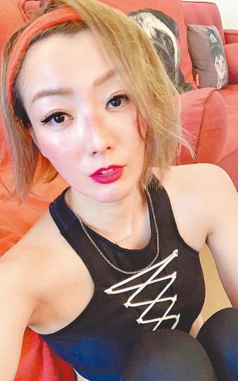 噚日Sammi喺Ig貼做gym相:「放膽爆汗。」互聯網圖片鄭秀文又同安仔嘅愛犬Lucky仔慶祝14歲生日。互聯網圖片黃心穎與許志安分別宣佈停工。資料圖片麥美恩媽咪喺加拿大被認錯心穎媽。資料圖片黃心穎媽媽 互聯網圖片 噚日Sammi喺Ig貼做gym相:「放膽爆汗。」互聯網圖片鄭秀文又同安仔嘅愛犬Lucky仔慶祝14歲生日。互聯網圖片黃心穎與許志安分別宣佈停工。資料圖片麥美恩媽咪喺加拿大被認錯心穎媽。資料圖片黃心穎媽媽 互聯網圖片