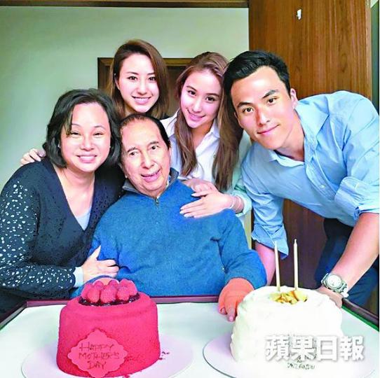 澳博年報顯示,陳婉珍(左)獲價值630萬元的獎勵股份。資料圖片 澳博年報顯示,陳婉珍(左)獲價值630萬元的獎勵股份。資料圖片