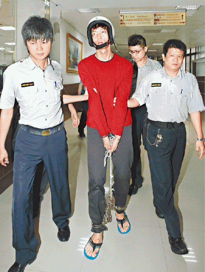 《與惡》劇中殺人犯李曉明的原型是隨機殺人的鄭捷。 《與惡》劇中殺人犯李曉明的原型是隨機殺人的鄭捷。