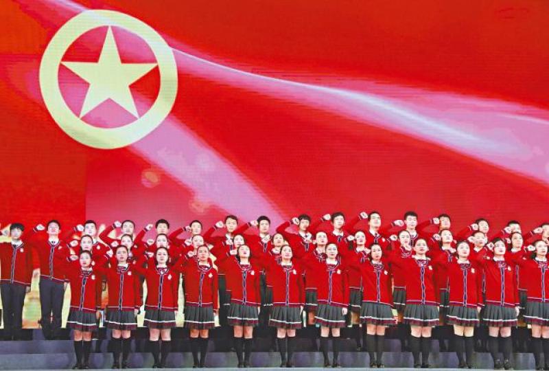 上海前晚舉行五四100周年主題歌會,6,000青年學生參加。新華社 上海前晚舉行五四100周年主題歌會,6,000青年學生參加。新華社
