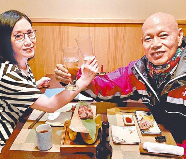 汪明荃和羅家英嘆日本菜慶祝結婚十周年。