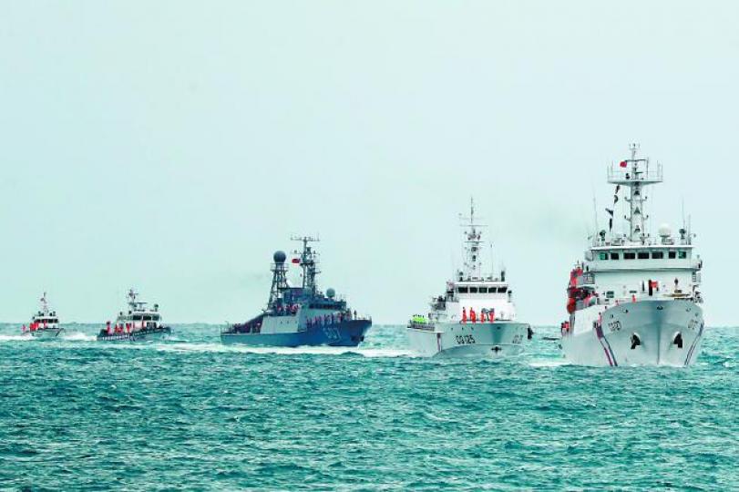 台灣舉行多部門大型實兵演習,海軍派出鳳江艦(中)參加。路透社總統蔡英文致詞時強調國土主權寸步不讓。中央社 台灣舉行多部門大型實兵演習,海軍派出鳳江艦(中)參加。路透社總統蔡英文致詞時強調國土主權寸步不讓。中央社