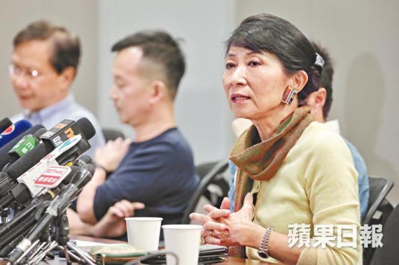 民主派會議召集人毛孟靜昨批評立法會秘書處喪失中立角色。許頌明攝涂謹申石禮謙內會日前不顧民主派反對下強行通過指引,指明由石禮謙取代涂謹申擔任法案委員會主持。 民主派會議召集人毛孟靜昨批評立法會秘書處喪失中立角色。許頌明攝涂謹申石禮謙內會日前不顧民主派反對下強行通過指引,指明由石禮謙取代涂謹申擔任法案委員會主持。