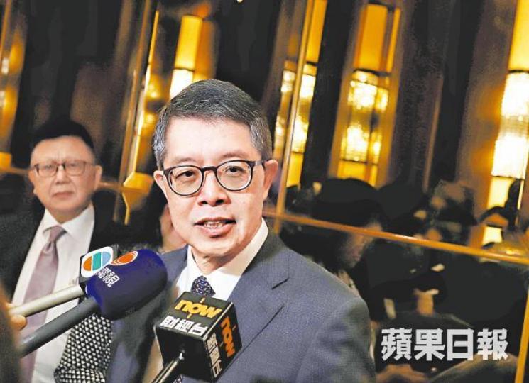 吳天海指零售業今年餘下九個月銷售表現「好難估」。譚德潤攝海港城銷售額僅錄單位數增長。 吳天海指零售業今年餘下九個月銷售表現「好難估」。譚德潤攝海港城銷售額僅錄單位數增長。