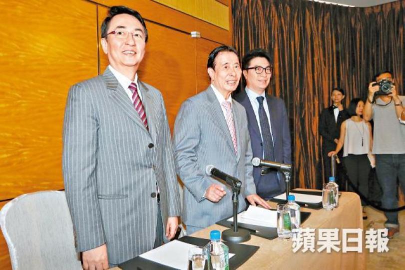 恒地副主席李家傑(左一)活躍於內地保健品市場。資料圖片 恒地副主席李家傑(左一)活躍於內地保健品市場。資料圖片
