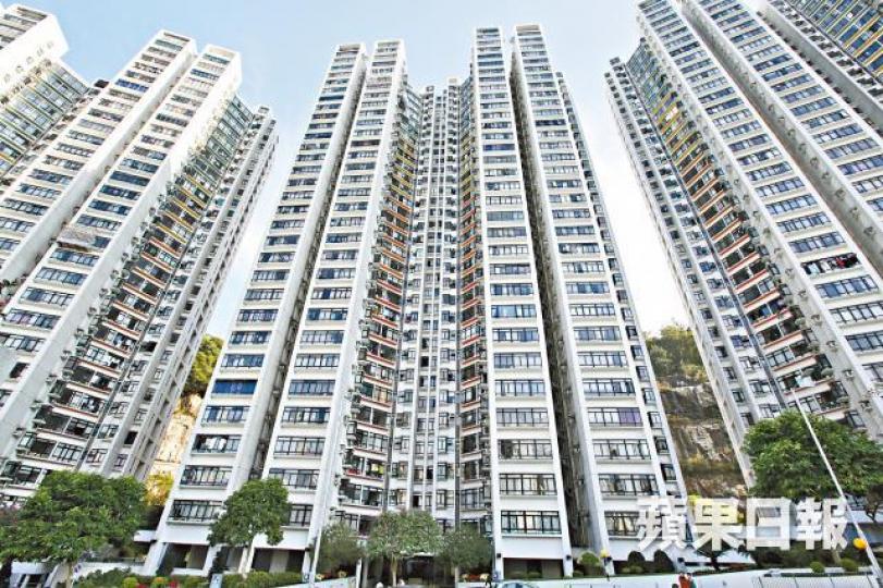 康怡花園一個實用616方呎三房戶以1,280萬元易手,呎價20,779元。 康怡花園一個實用616方呎三房戶以1,280萬元易手,呎價20,779元。