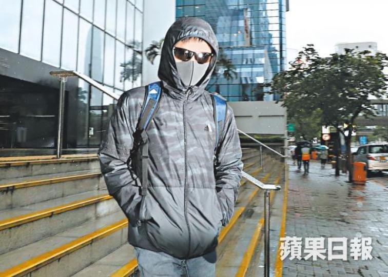 方世琦涉強吻及逼女生為他手淫,昨就非禮等三罪受審。黃耀興攝 方世琦涉強吻及逼女生為他手淫,昨就非禮等三罪受審。黃耀興攝