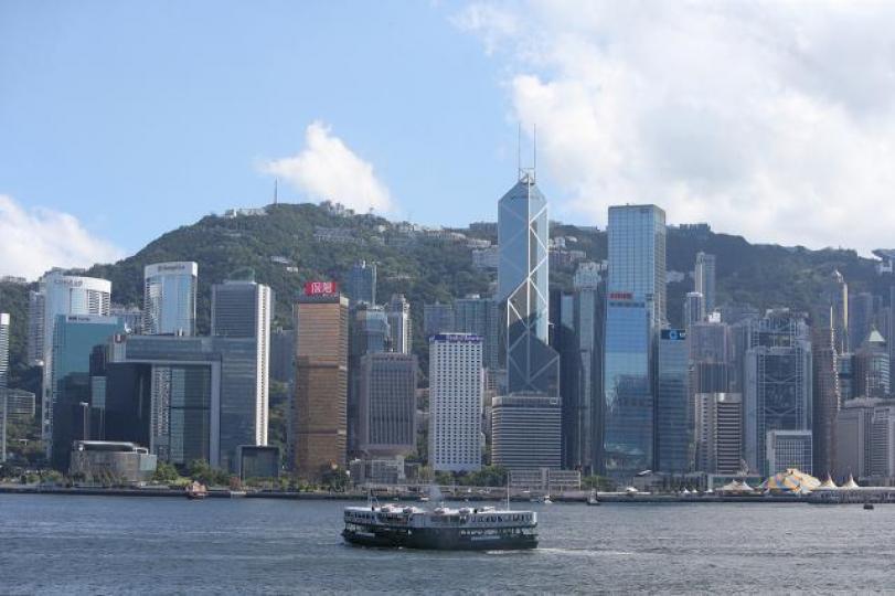 香港政府發行的「末日輪」,時間值急促地降;可能七月玩完,港人不得不找逃生門。 資料圖片 香港政府發行的「末日輪」,時間值急促地降;可能七月玩完,港人不得不找逃生門。 資料圖片