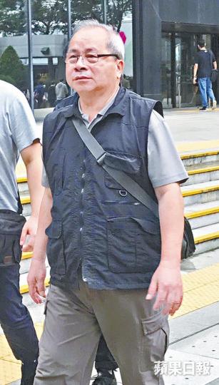 被告林育源昨承認危險駕駛導致他人死亡,保釋候判。戴國輝攝案發當日,女死者被撞飛倒在路中,義肢飛脫。辯方稱當日現場路邊有兩米長鐵管,影響被告專注力。 被告林育源昨承認危險駕駛導致他人死亡,保釋候判。戴國輝攝案發當日,女死者被撞飛倒在路中,義肢飛脫。辯方稱當日現場路邊有兩米長鐵管,影響被告專注力。