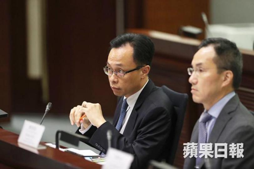 聶德權(左)及鄧忍光(右)昨指國歌法的安排與國旗及國徽條例一致。 聶德權(左)及鄧忍光(右)昨指國歌法的安排與國旗及國徽條例一致。