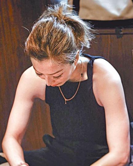 Sammi貼相騷肌肉，自嘲是麻甩女子。互聯網圖片Sammi日前自言不是鐵人，排練過後已沒有力氣做運動。互聯網圖片Sammi近日努力為7月舉行的演唱會綵排。互聯網圖片