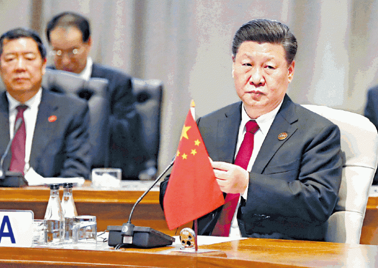 面對貿戰,習近平雖「企硬」,但不少專家均指中國無牌可打。 面對貿戰,習近平雖「企硬」,但不少專家均指中國無牌可打。