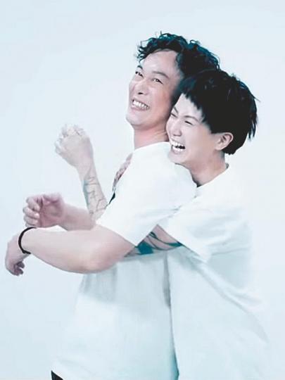 盧凱彤創作、Eason演出的《海裡睡人》獲獎,令Eason非常感動。 盧凱彤創作、Eason演出的《海裡睡人》獲獎,令Eason非常感動。