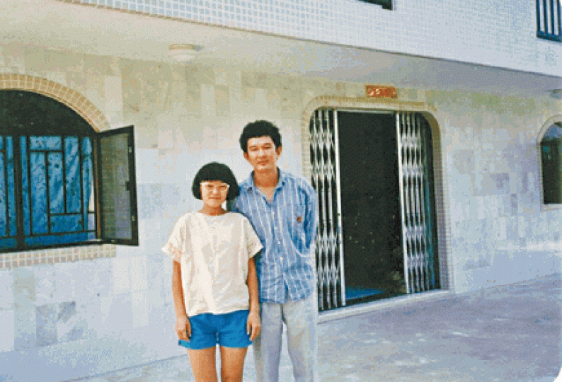 項小吉逃亡香港,住在西貢泥涌。 項小吉逃亡香港,住在西貢泥涌。