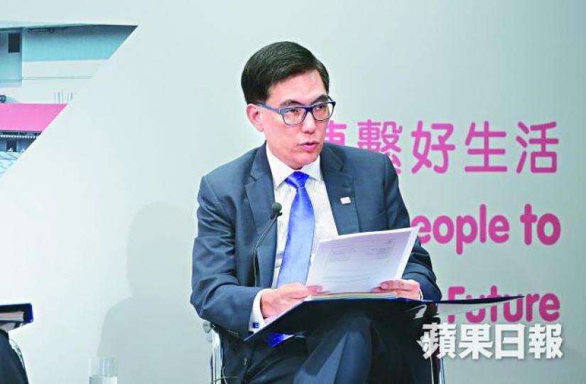 領展行政總裁王國龍薪酬與股價掛鈎。 領展行政總裁王國龍薪酬與股價掛鈎。
