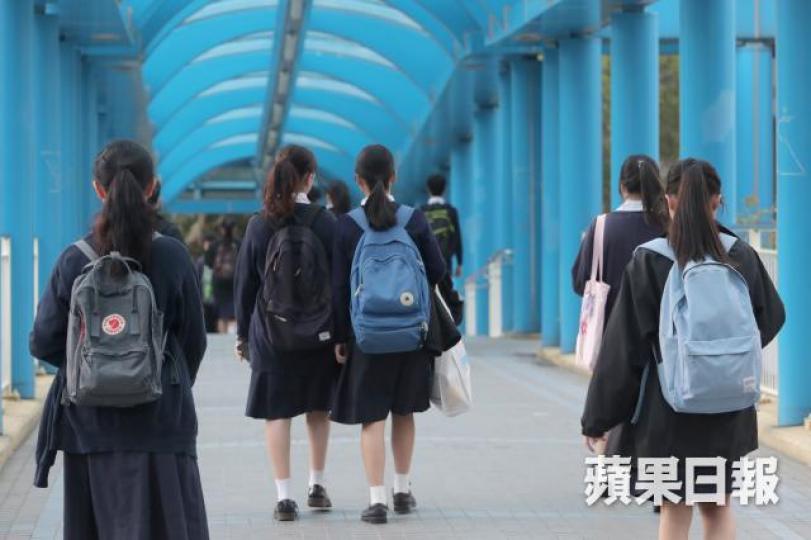 學業壓力影響下,有中學生早早已受偏頭痛困擾。 學業壓力影響下,有中學生早早已受偏頭痛困擾。