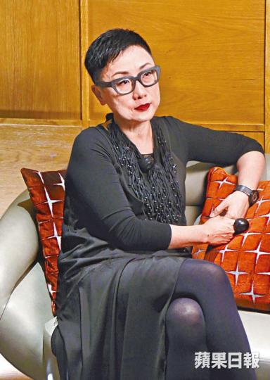 劉天蘭選美時一頭大鬈髮，後來美指張叔平叫她剪短髮，維持至今。劉天蘭少女時拎結他自彈自唱，甚麼都講天份。劉天蘭（右四）在電影行時，曾跟林青霞（右一）和張叔平（右三）合作拍《愛殺》。