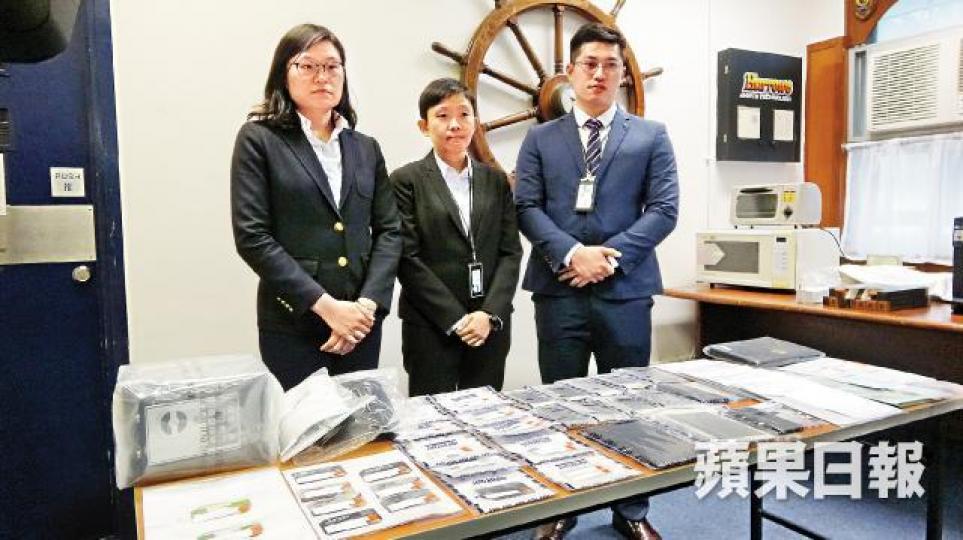 警方偵破一個盜竊及信用卡詐騙集團,拘兩港人及四名南亞人。 警方偵破一個盜竊及信用卡詐騙集團,拘兩港人及四名南亞人。