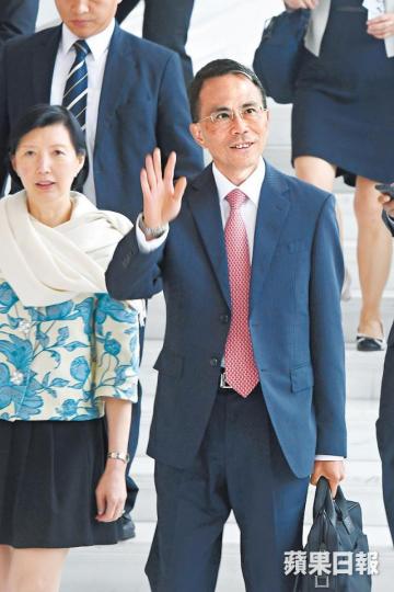 長建主席李澤鉅昨出席股東會時表態不反對修例。 長建主席李澤鉅昨出席股東會時表態不反對修例。
