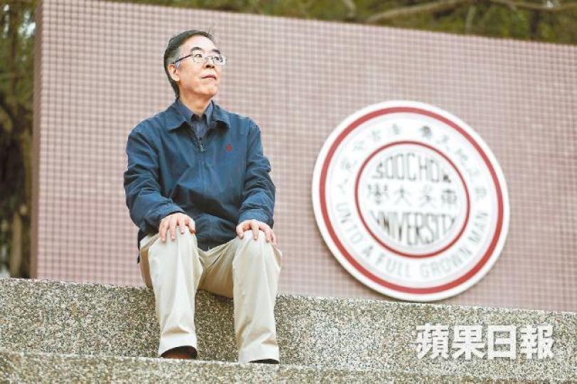 親歷屠城的學者吳仁華獲台灣東吳大學邀請講授六四課程,指見到兩岸學子關心,「覺得我這輩子值了」。 朱永倫攝流亡30年,吳仁華收集及研究六四資料,代表著作已多次再版。 親歷屠城的學者吳仁華獲台灣東吳大學邀請講授六四課程,指見到兩岸學子關心,「覺得我這輩子值了」。 朱永倫攝流亡30年,吳仁華收集及研究六四資料,代表著作已多次再版。