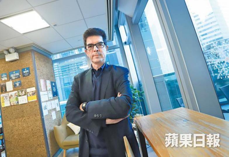 David Webb認為現階段只露出謎網案件的冰山一角。 David Webb認為現階段只露出謎網案件的冰山一角。