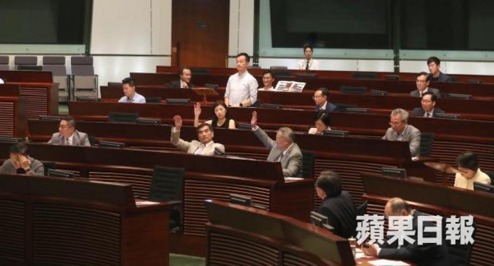 立法會昨三讀通過財政預算案。 立法會昨三讀通過財政預算案。