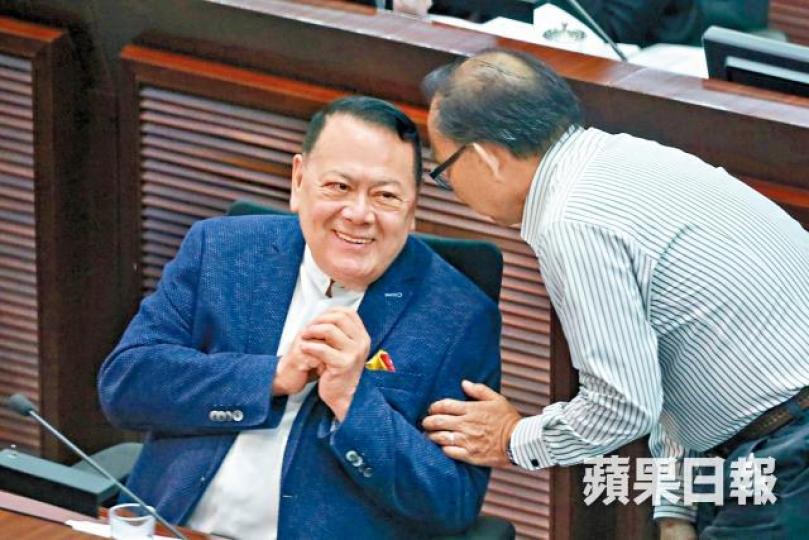 石禮謙日前「快閃」開會,之後去信內委會主席李慧琼尋求意見。李家皓攝 石禮謙日前「快閃」開會,之後去信內委會主席李慧琼尋求意見。李家皓攝