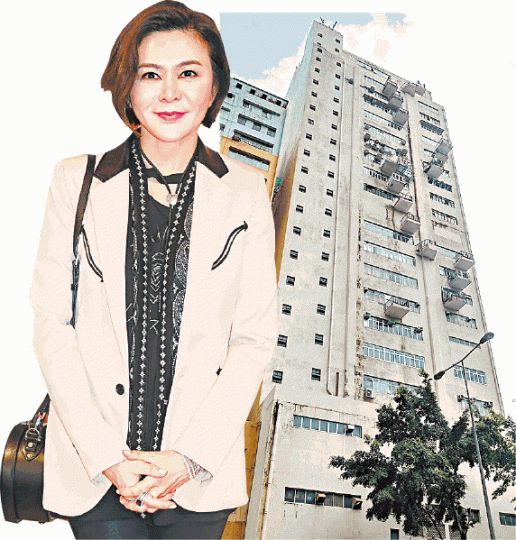 關之琳(左圖)以7,000萬元購入香華工業大廈全層。傳以百萬月租西洋菜南街相連舖的老鳳祥,在附近的亞皆老街設有分店。 關之琳(左圖)以7,000萬元購入香華工業大廈全層。傳以百萬月租西洋菜南街相連舖的老鳳祥,在附近的亞皆老街設有分店。