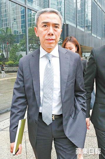 馮永業(圖)被指收陳婉玉51萬元作買樓定金後,在審批航權時優待陳的公司。張志華攝 馮永業(圖)被指收陳婉玉51萬元作買樓定金後,在審批航權時優待陳的公司。張志華攝