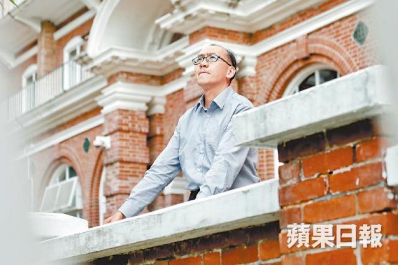 由傳真機到今日開發系統,讓外界看到「主旋律」以外中國的真實民情,30年過去,傅景華初心不變。許頌明攝傅景華的人生下半場投進大數據時代。被刪的帖文五花八門,可用城市名如上海北京等劃分。有網友以電腦符號砌成坦克車突破封鎖,但沒一陣,還是統統被消失。1988年入港大,翌年北京發生八九民運,傅景華不諱言六四事件對他影響深遠。 由傳真機到今日開發系統,讓外界看到「主旋律」以外中國的真實民情,30年過去,傅景華初心不變。許頌明攝傅景華的人生下半場投進大數據時代。被刪的帖文五花八門,可用城市名如上海北京等劃分。有網友以電腦符號砌成坦克車突破封鎖,但沒一陣,還是統統被消失。1988年入港大,翌年北京發生八九民運,傅景華不諱言六四事件對他影響深遠。