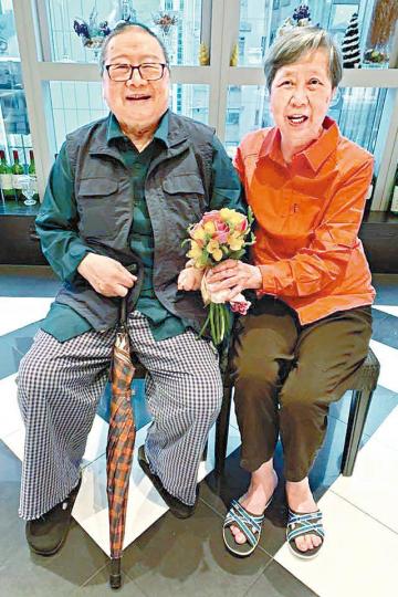 倪匡和太太不經不覺已結婚60年。互聯網圖片