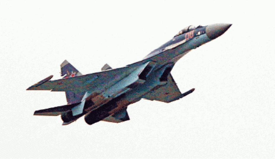 蘇-35戰鬥機。俄軍的圖-95核轟炸機。 資料圖片 蘇-35戰鬥機。俄軍的圖-95核轟炸機。 資料圖片