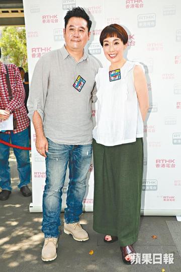 麥長青與江美儀剛從馬來西亞拍完節目返港。鄭俊弘計劃帶何雁詩坐迪士尼郵輪。