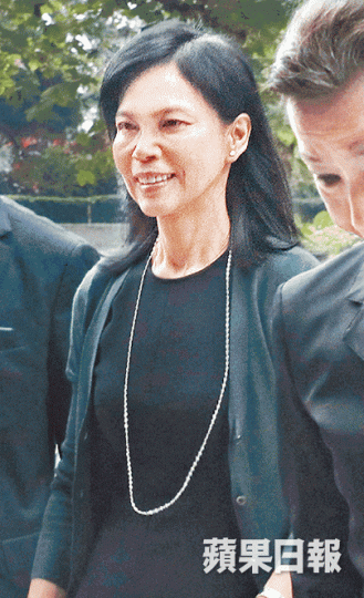 陳婉玉昨出庭應訊。馬泉崇攝馮永業涉收受陳婉玉賄款受審。 陳婉玉昨出庭應訊。馬泉崇攝馮永業涉收受陳婉玉賄款受審。