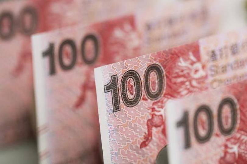 對沖基金揚言狙擊港元,萬一港元真的崩潰,一般升斗市民,除了調配一下MPF,其實冇乜值得做。資料圖片 對沖基金揚言狙擊港元,萬一港元真的崩潰,一般升斗市民,除了調配一下MPF,其實冇乜值得做。資料圖片