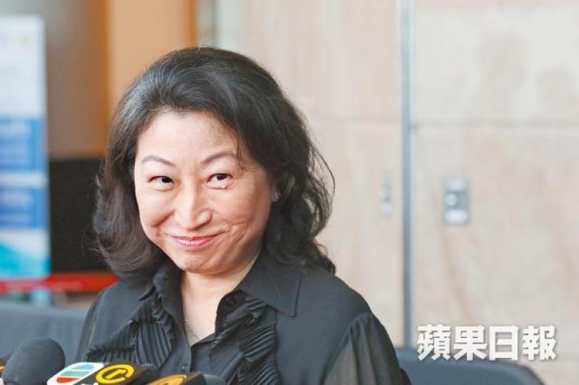 鄭若驊昨晨出席公開活動時,未有正面回應三宗仲裁案有否申報的問題。李家皓攝 鄭若驊昨晨出席公開活動時,未有正面回應三宗仲裁案有否申報的問題。李家皓攝