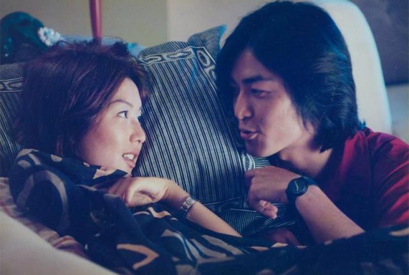 96年的《百分百感覺》鄭伊健演大眾情人Jerry，鄭秀文演的倔強女孩Cherie都成了經典。在《百分百感覺II》中，原著花花公子Jerry變成Eason式的神經刀情聖。