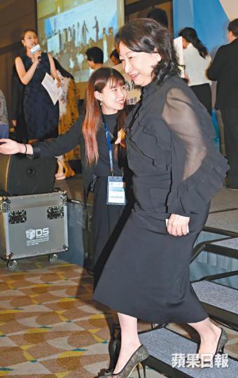 鄭若驊昨稱可考慮引入「監察員」,跟進個案移交後情況。資料圖片查錫我 鄭若驊昨稱可考慮引入「監察員」,跟進個案移交後情況。資料圖片查錫我