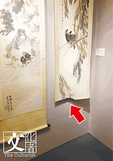 【被毀後】《花鳥四屏》中第一幅「淡黃楊柳帶棲鴉」疑被孩童撕毀(箭嘴示)。The Culturist文化者授權提供圖片【被毀前】清末「海派」畫家任伯年1889年創作《花鳥四屏》,估價高達250萬元。互聯網 【被毀後】《花鳥四屏》中第一幅「淡黃楊柳帶棲鴉」疑被孩童撕毀(箭嘴示)。The Culturist文化者授權提供圖片【被毀前】清末「海派」畫家任伯年1889年創作《花鳥四屏》,估價高達250萬元。互聯網