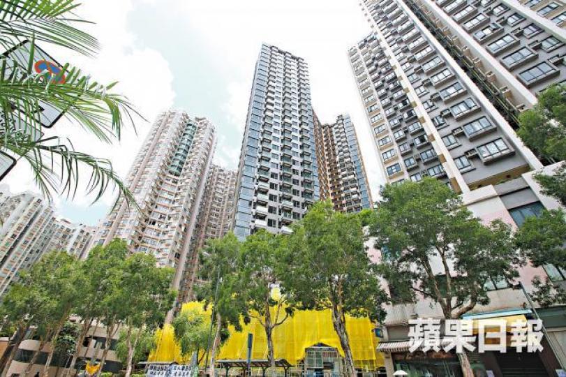 環海.東岸一個一房375呎連天台單位,叫價逾1,100萬元。匯璽II昨發售28伙,全日共售出25伙。 環海.東岸一個一房375呎連天台單位,叫價逾1,100萬元。匯璽II昨發售28伙,全日共售出25伙。