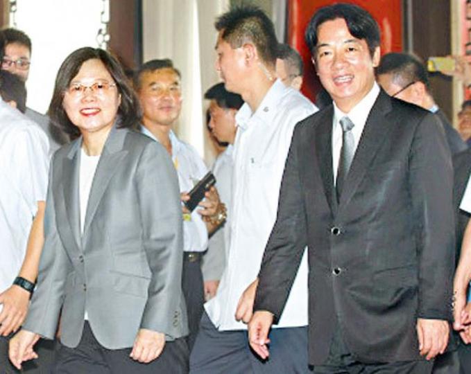 首個手機民調結果顯示,賴清德(右)的民望穩定領先蔡英文(左)。資料圖片 首個手機民調結果顯示,賴清德(右)的民望穩定領先蔡英文(左)。資料圖片