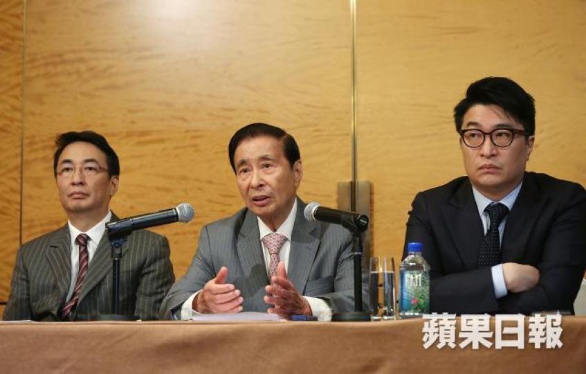 李家傑、李兆基及李家誠三父子(左起)。 資料圖片
李家傑、李兆基及李家誠三父子(左起)。 資料圖片