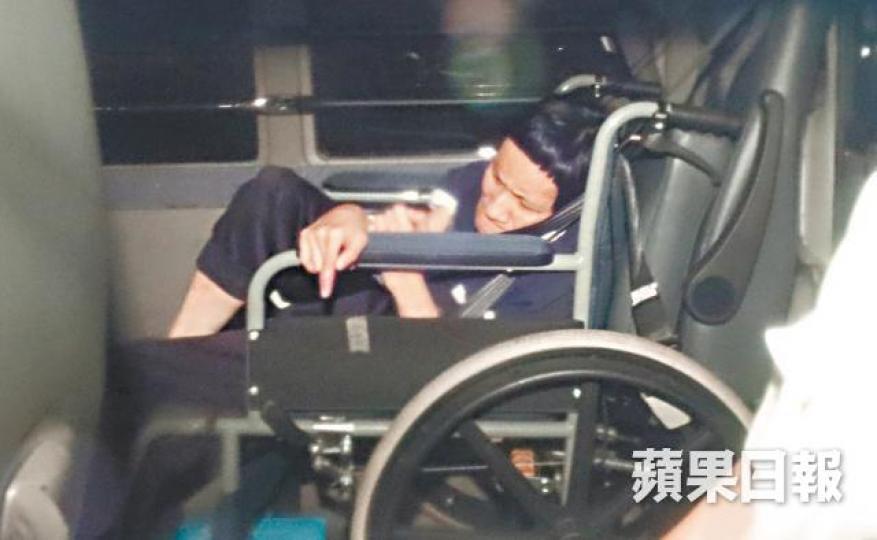 【被 告】被告馬慧琼智商只如1歲9個月兒童,不宜答辯。陳善南攝【大 姊】被妹妹挖雙眼的事主馬慧娟案發後由救護車送院。資料圖片 【被 告】被告馬慧琼智商只如1歲9個月兒童,不宜答辯。陳善南攝【大 姊】被妹妹挖雙眼的事主馬慧娟案發後由救護車送院。資料圖片