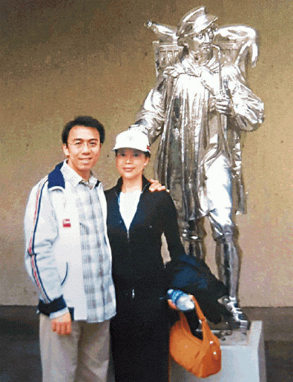 馮永業與陳婉玉2005年4月到美國華盛頓公幹。 馮永業與陳婉玉2005年4月到美國華盛頓公幹。
