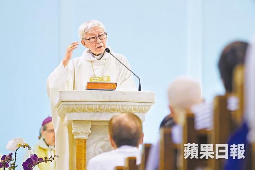 天主教香港教區榮休主教陳日君樞機昨主持彌撒,為六四死難者祈禱。王心義攝 天主教香港教區榮休主教陳日君樞機昨主持彌撒,為六四死難者祈禱。王心義攝