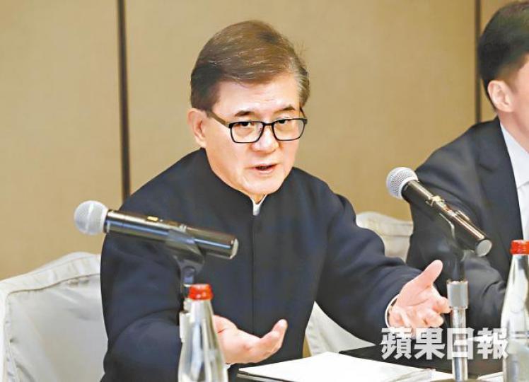 羅康瑞指未來數年將不再擔任公職,會擺放更多時間在業務上,希望將公司做好。譚德潤攝 羅康瑞指未來數年將不再擔任公職,會擺放更多時間在業務上,希望將公司做好。譚德潤攝